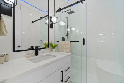 Powder Room Photo of 8073 18th Avenue, Burnaby, BC
