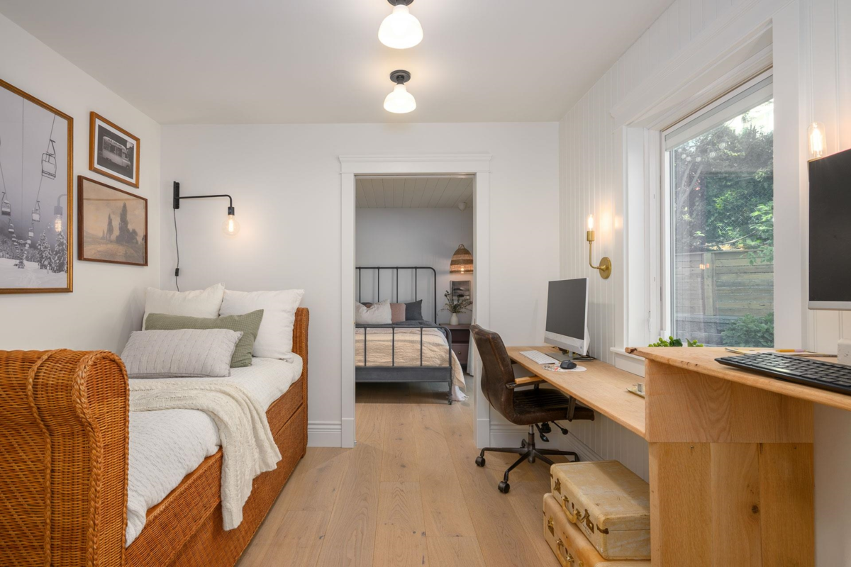 Bedroom 3 Photo of 580 Ioco Road, Port Moody, BC