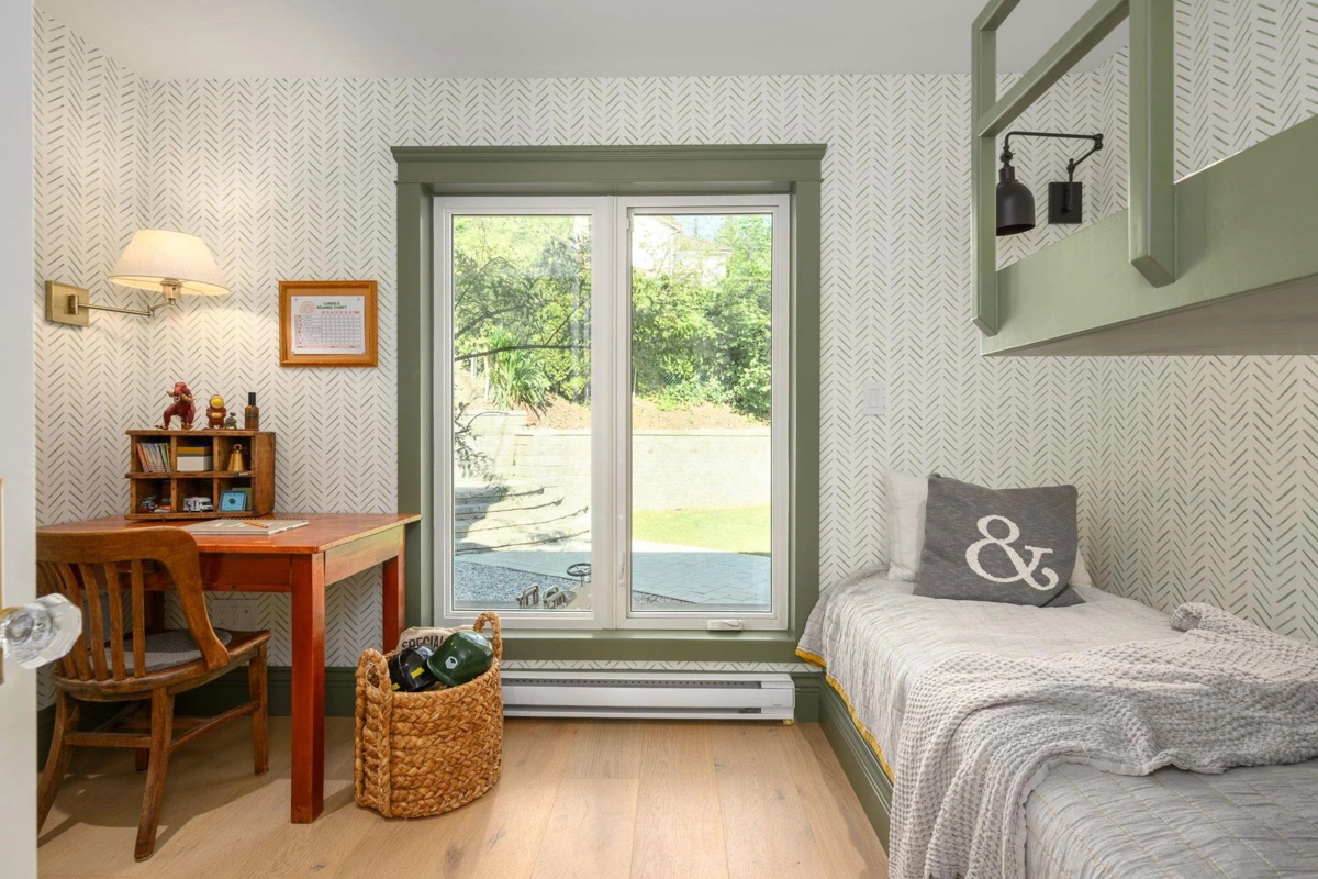 Guest Bathroom Photo of 580 Ioco Road, Port Moody, BC