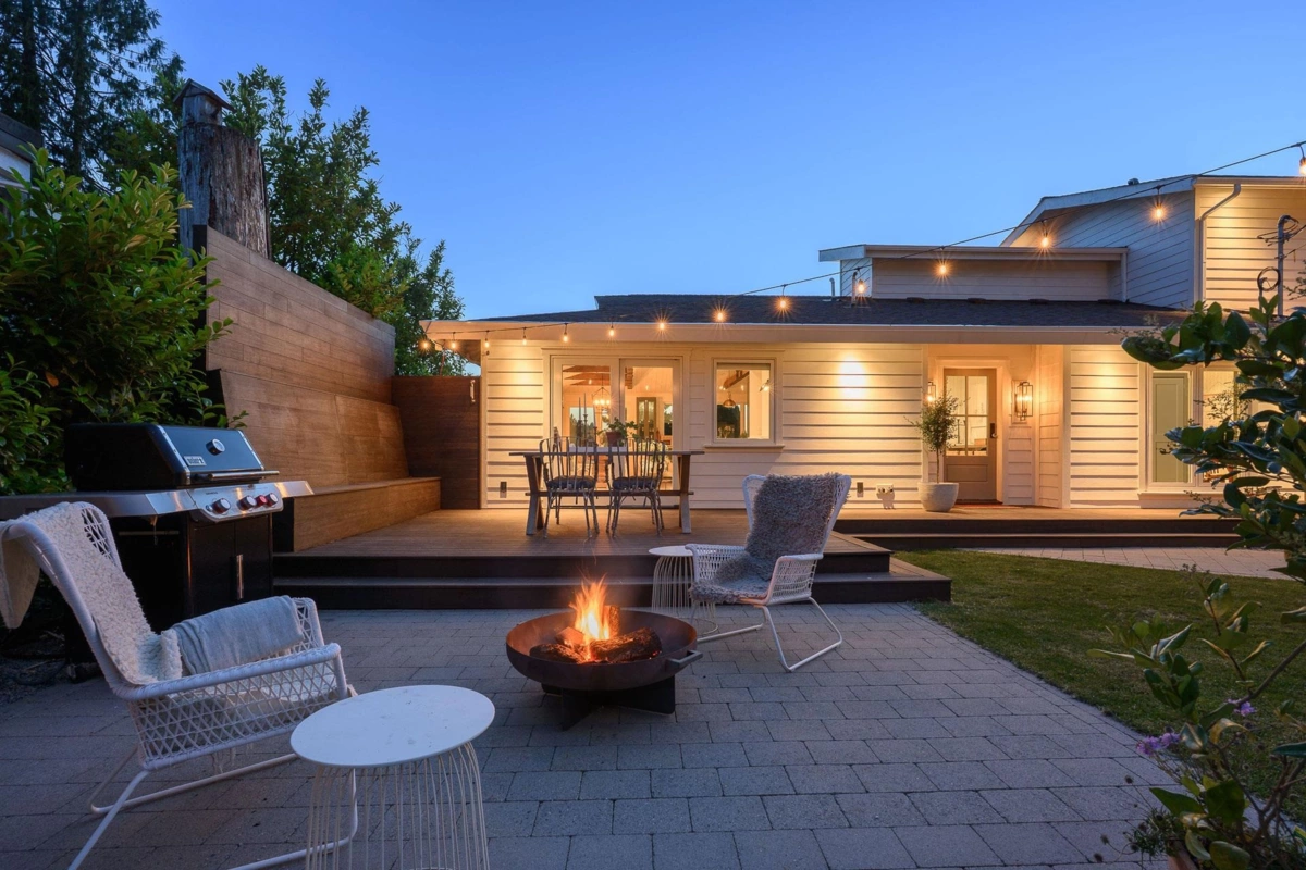 Living Room Photo of 580 Ioco Road, Port Moody, BC