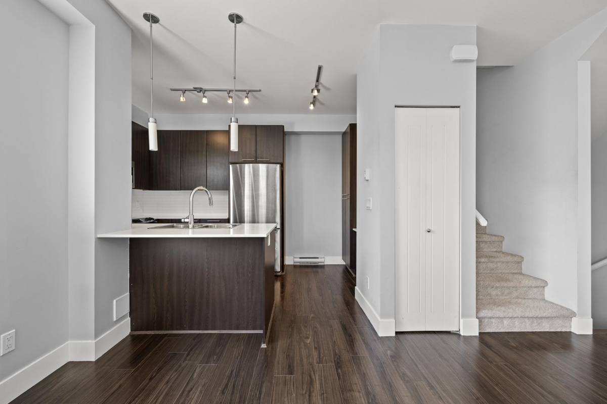 Entry Foyer Photo of 65 19433 68 Avenue, Surrey, BC
