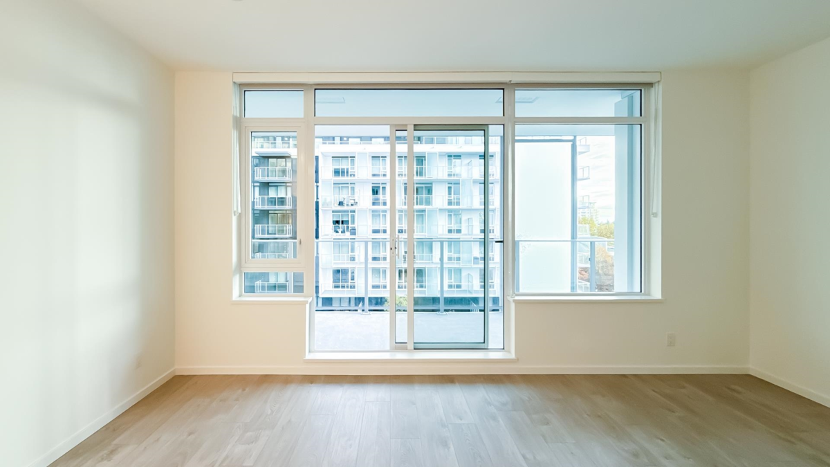 Kitchen Island Photo of 744 6500 Minoru Boulevard, Richmond, BC