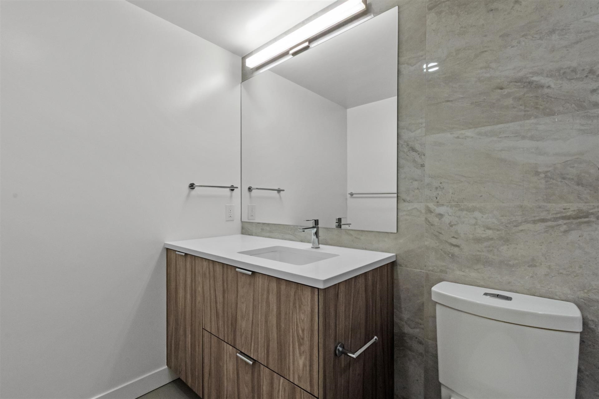 Walk-In Closet Photo of 2312 13675 107a Avenue, Surrey, BC