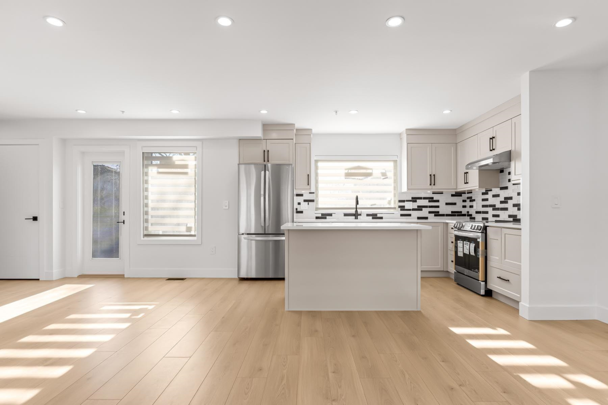 Kitchen Photo of 6 22348 48 Avenue, Langley, BC