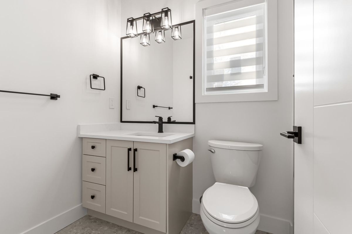 Walk-In Closet Photo of 6 22348 48 Avenue, Langley, BC