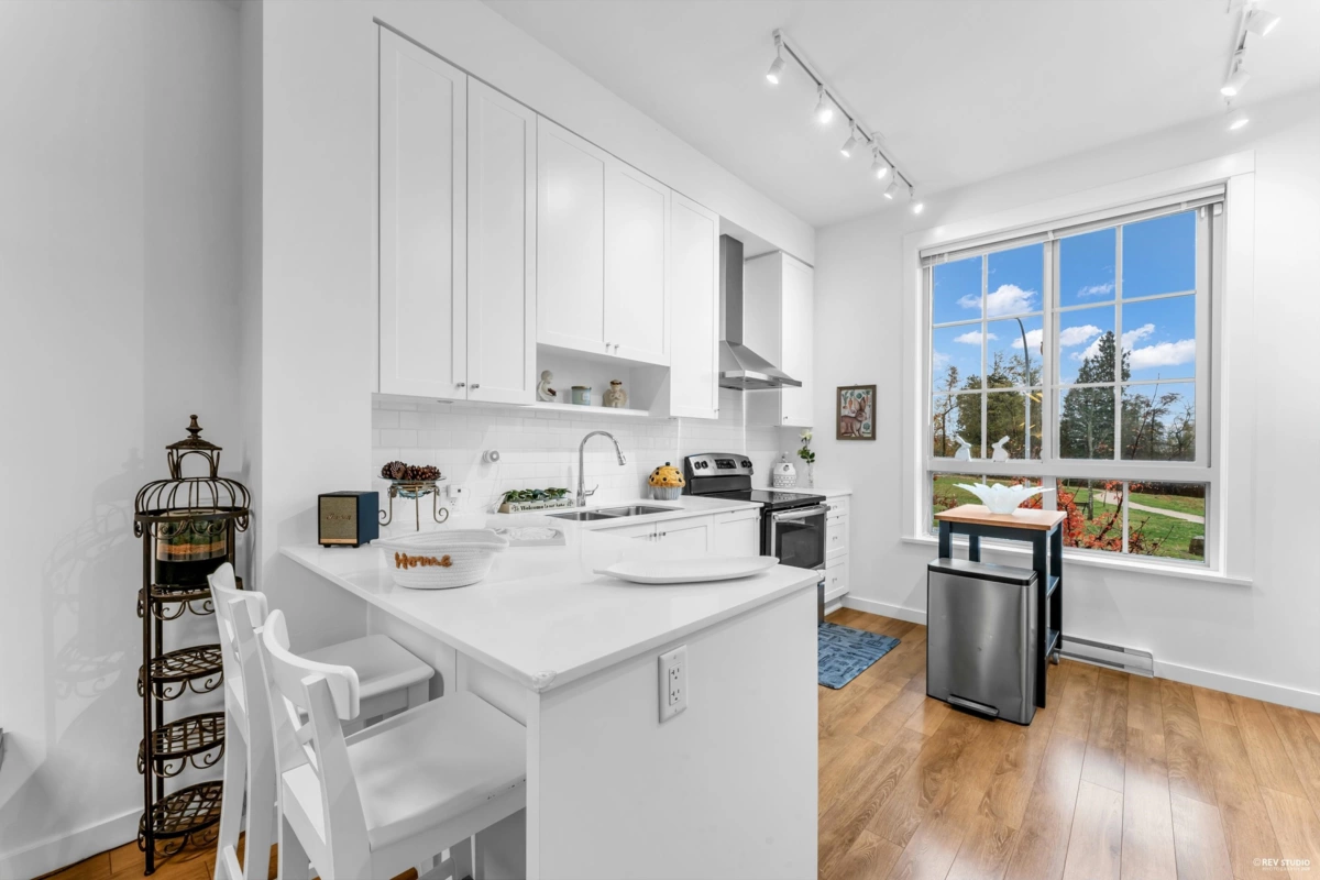 Guest Bathroom Photo of 14 16260 23a Avenue, Surrey, BC