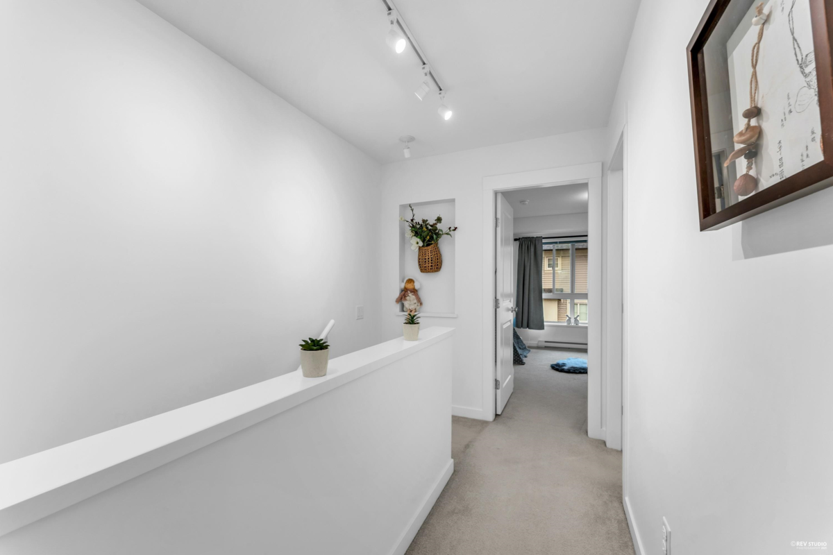 Laundry Room Photo of 14 16260 23a Avenue, Surrey, BC