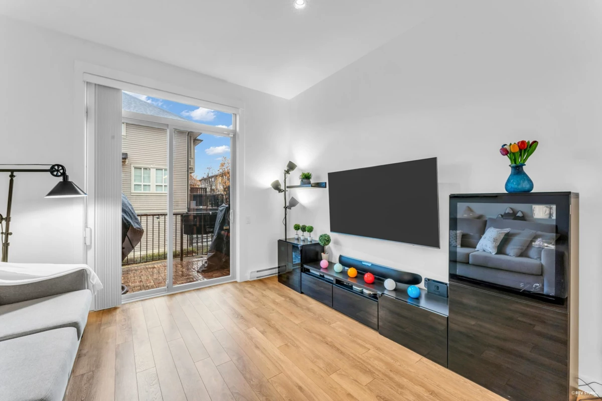 Primary Bathroom Photo of 14 16260 23a Avenue, Surrey, BC