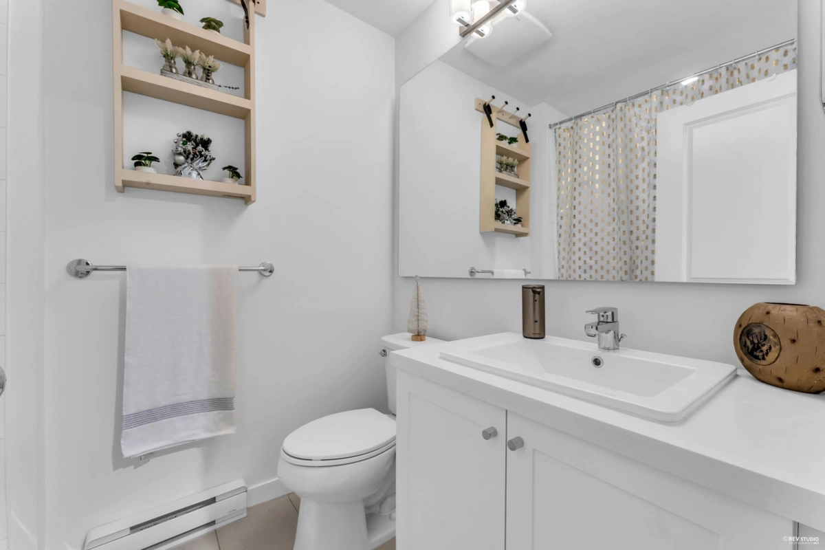 Staircase Photo of 14 16260 23a Avenue, Surrey, BC