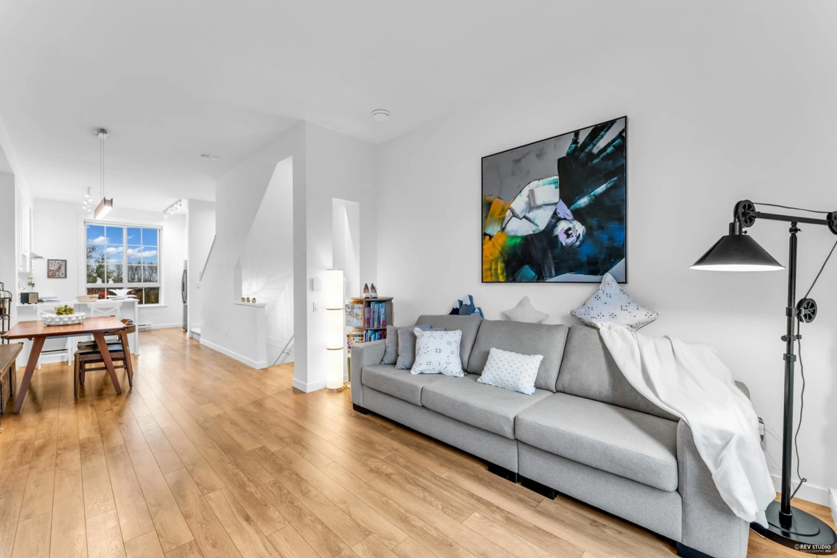 Walk-In Closet Photo of 14 16260 23a Avenue, Surrey, BC