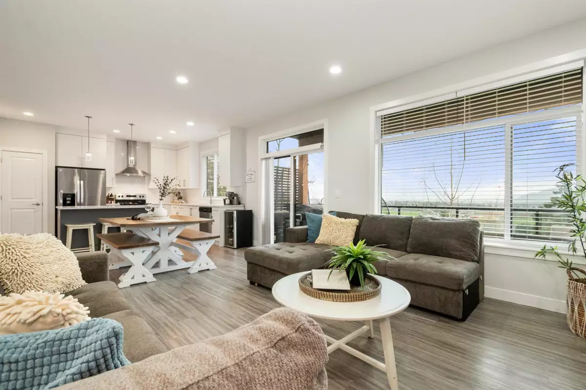 Dining Area Photo of 22 6262 Rexford Drive, Chilliwack, BC