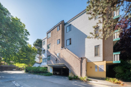 Swimming Pool Photo of 118 8540 Citation Drive, Richmond, BC