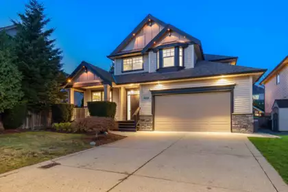 19689 70 Avenue, Langley, BC, Langley — Single Family Residence for sale
