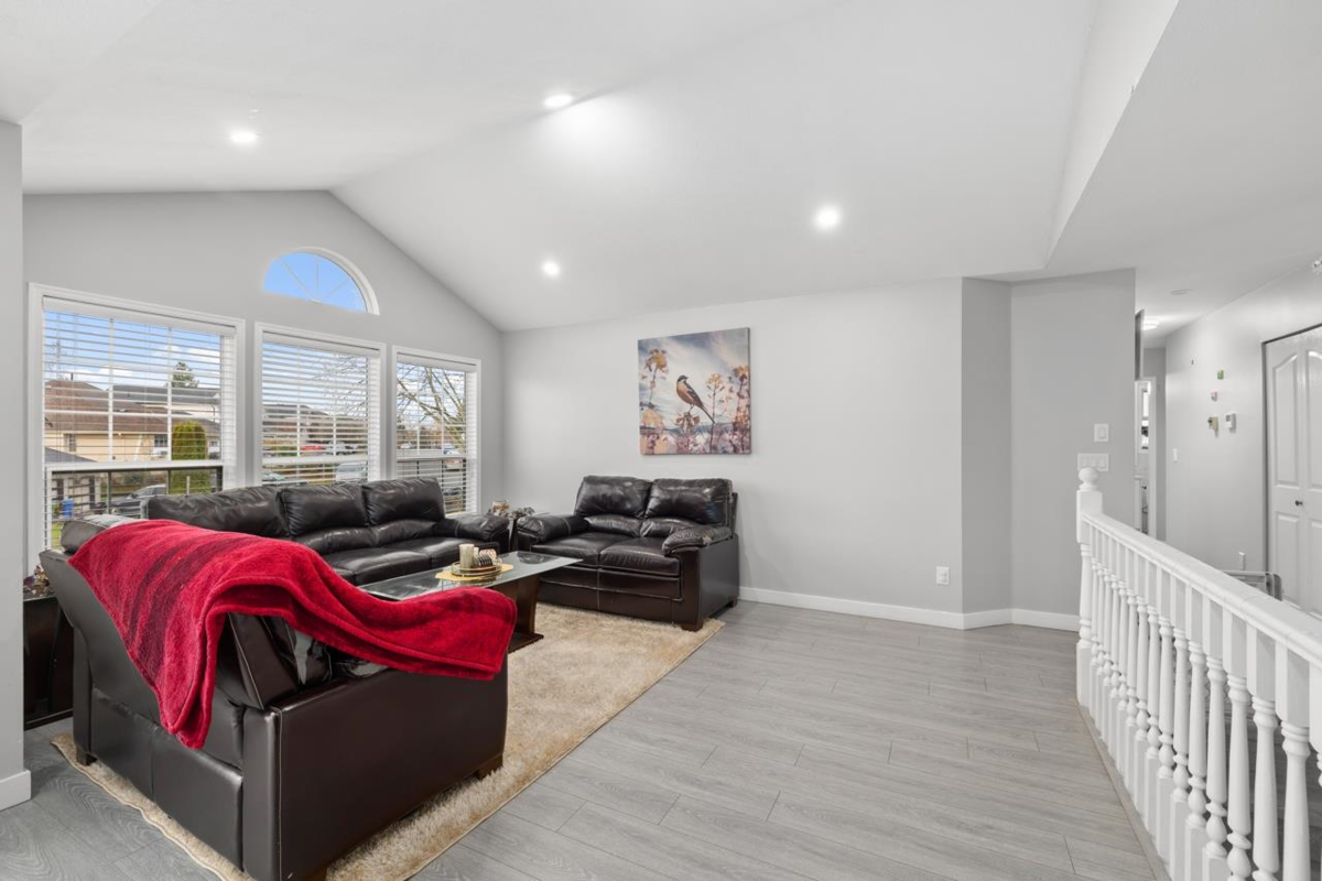 Kitchen Island Photo of 31165 Sidoni Avenue, Abbotsford, BC