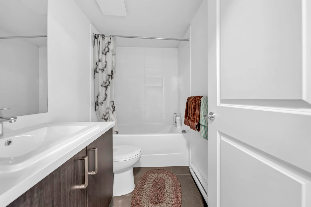 Entry Foyer Photo of 120 15778 85 Avenue, Surrey, BC