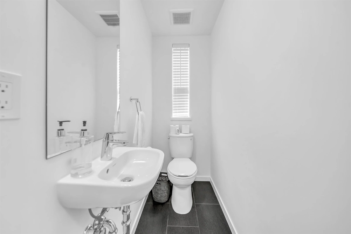 Primary Bathroom Photo of 120 15778 85 Avenue, Surrey, BC