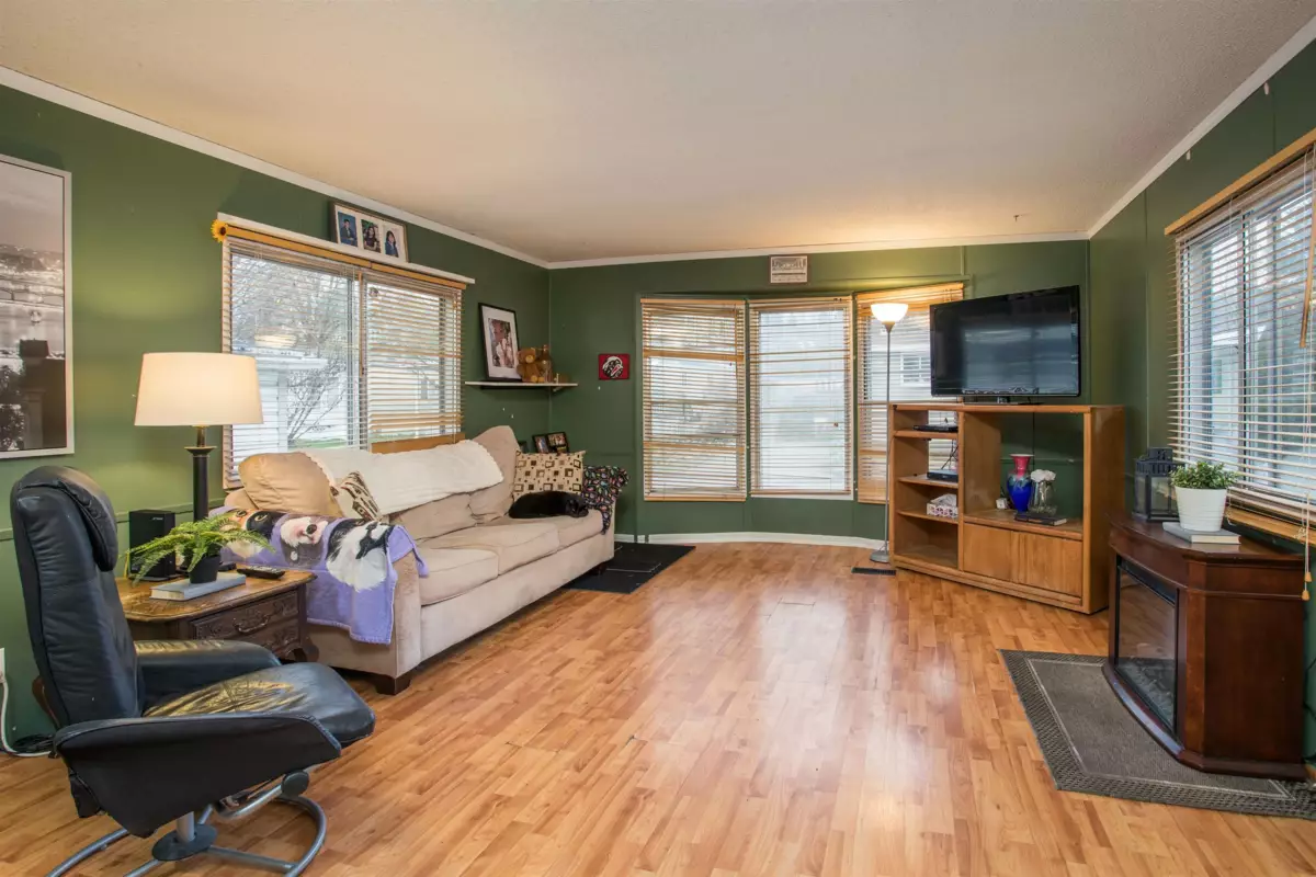 Kitchen Photo of 95 145 King Edward Street, Coquitlam, BC