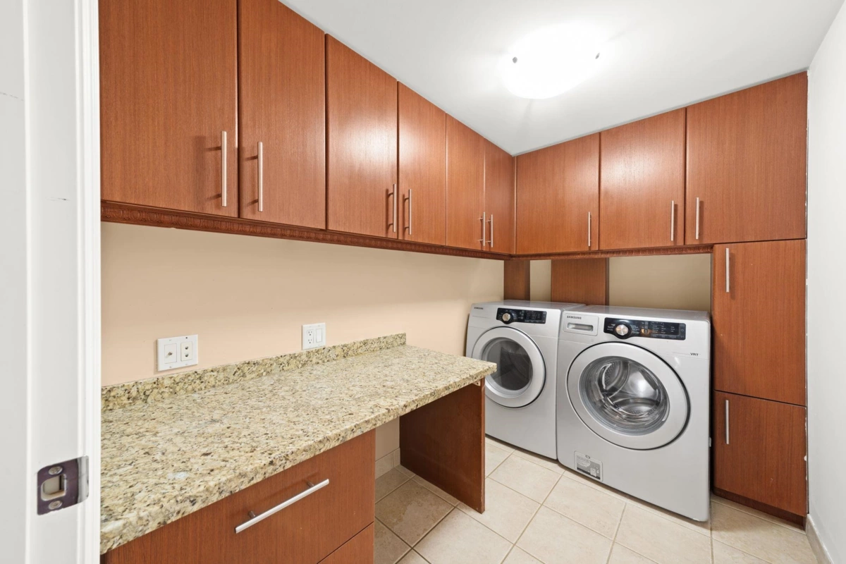 Hallway Photo of 2903 2088 Madison Avenue, Burnaby, BC