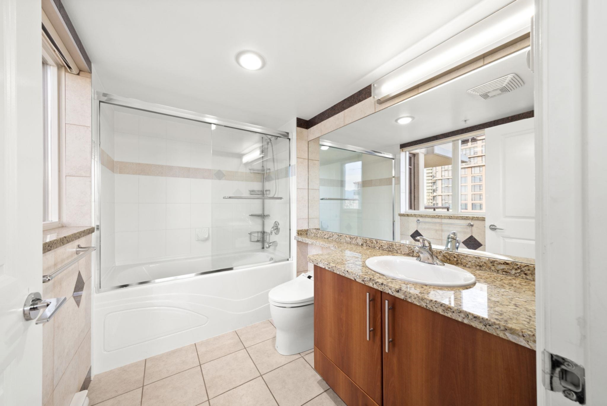 Powder Room Photo of 2903 2088 Madison Avenue, Burnaby, BC