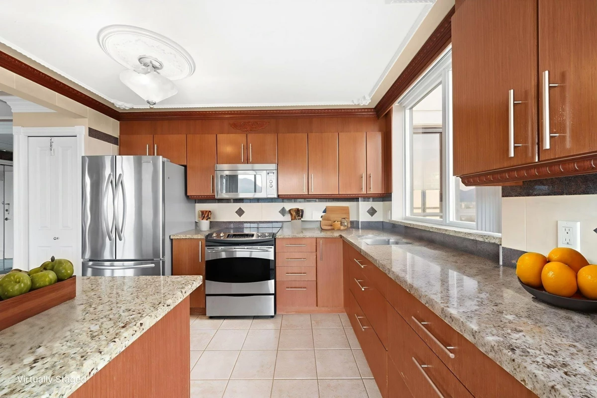 Primary Bathroom Photo of 2903 2088 Madison Avenue, Burnaby, BC