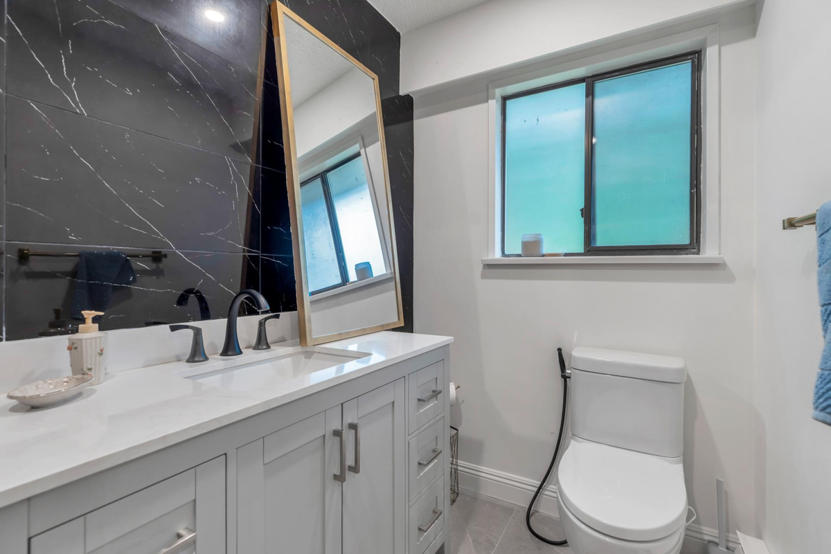 Backyard Photo of 3775 Lincoln Avenue, Coquitlam, BC