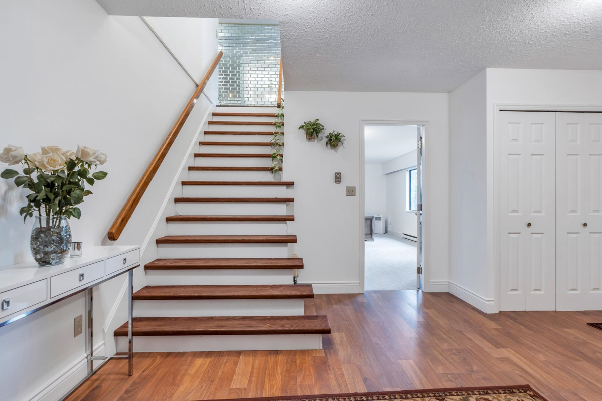 Dining Area Photo of 3775 Lincoln Avenue, Coquitlam, BC