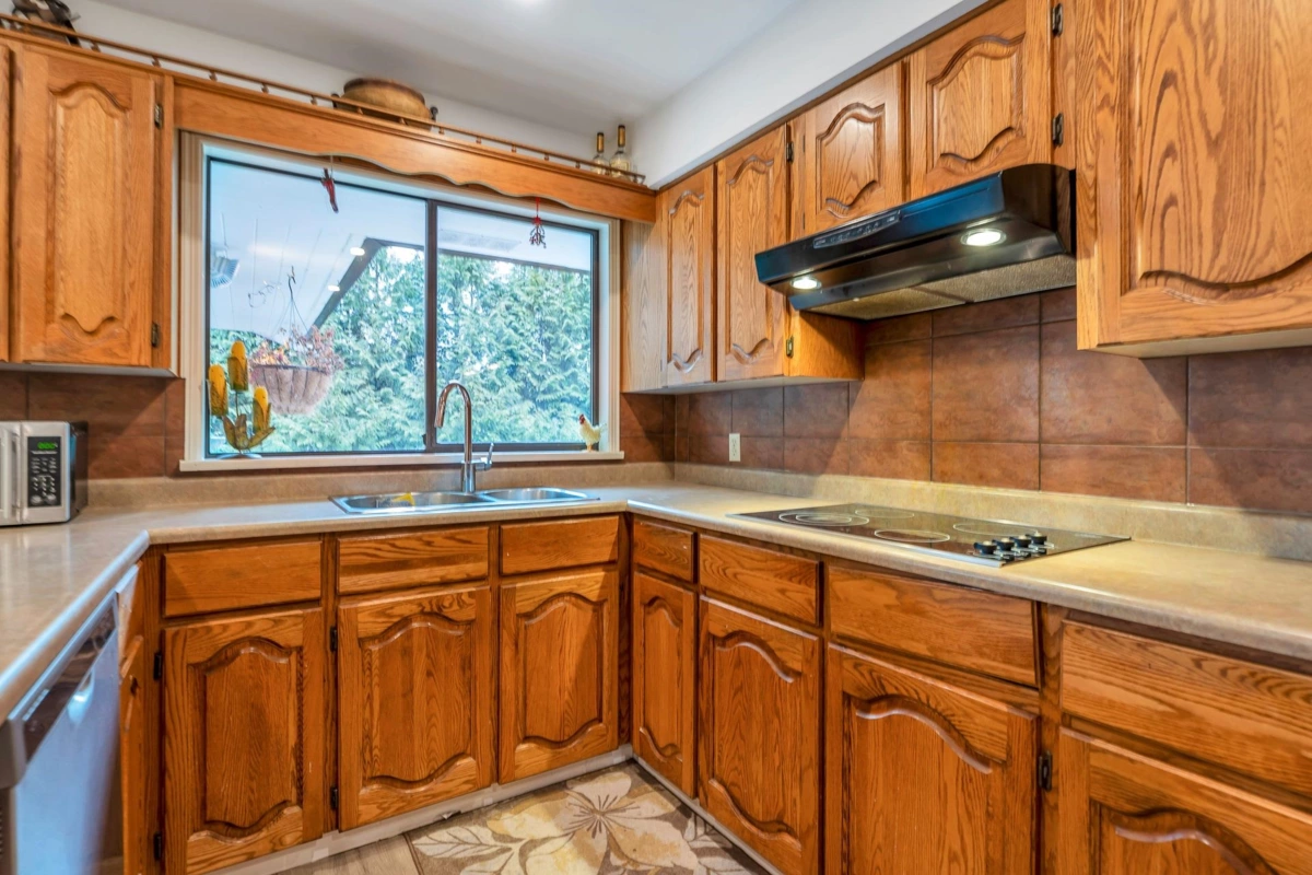 Entry Foyer Photo of 3775 Lincoln Avenue, Coquitlam, BC