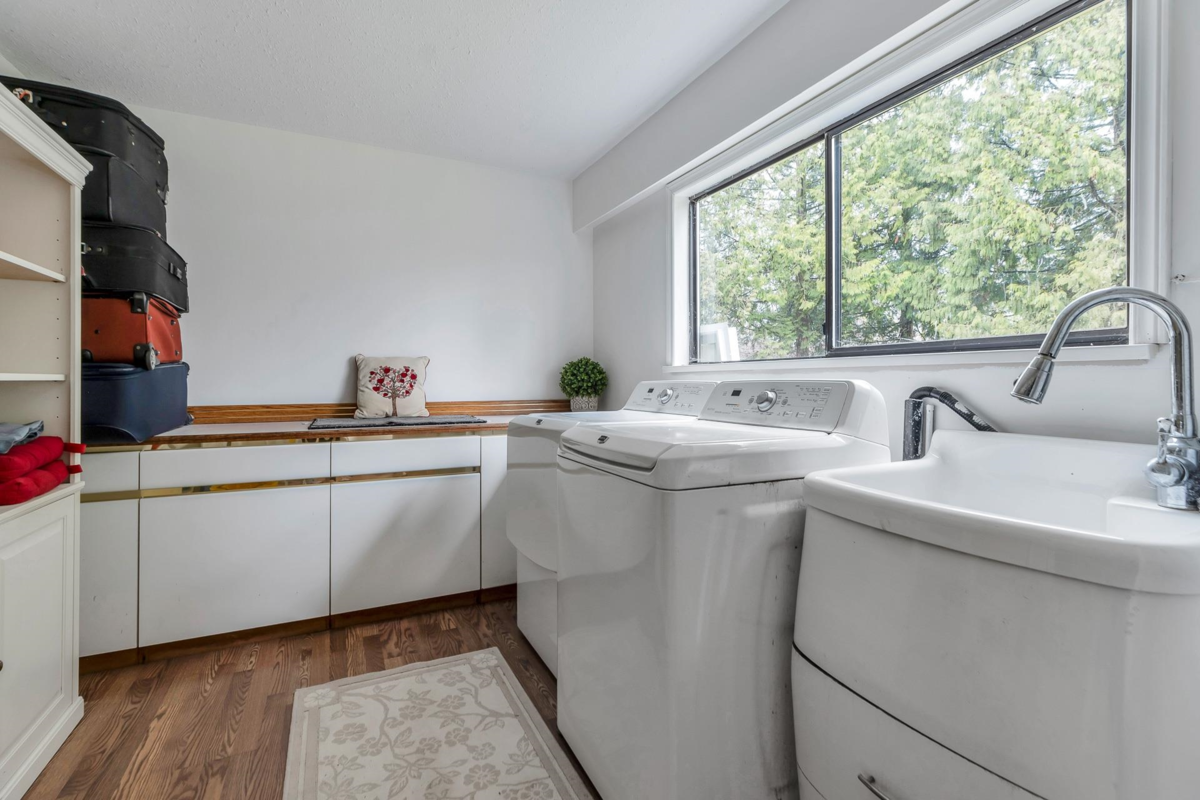Guest Bathroom Photo of 3775 Lincoln Avenue, Coquitlam, BC