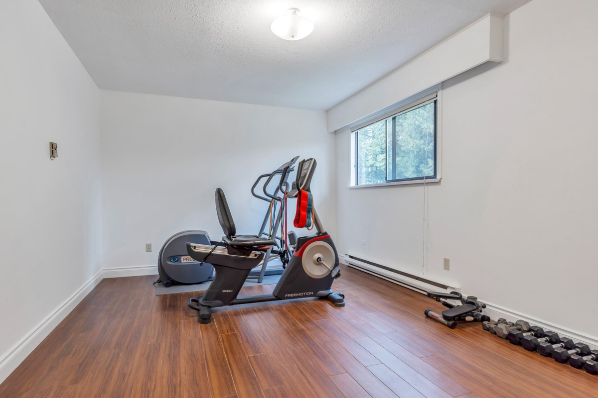 Kitchen Island Photo of 3775 Lincoln Avenue, Coquitlam, BC