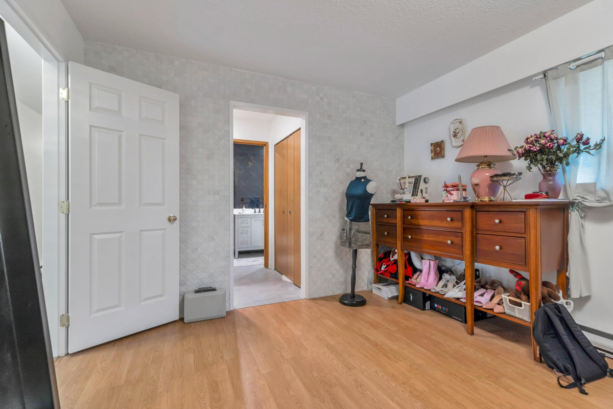 Mudroom Photo of 3775 Lincoln Avenue, Coquitlam, BC