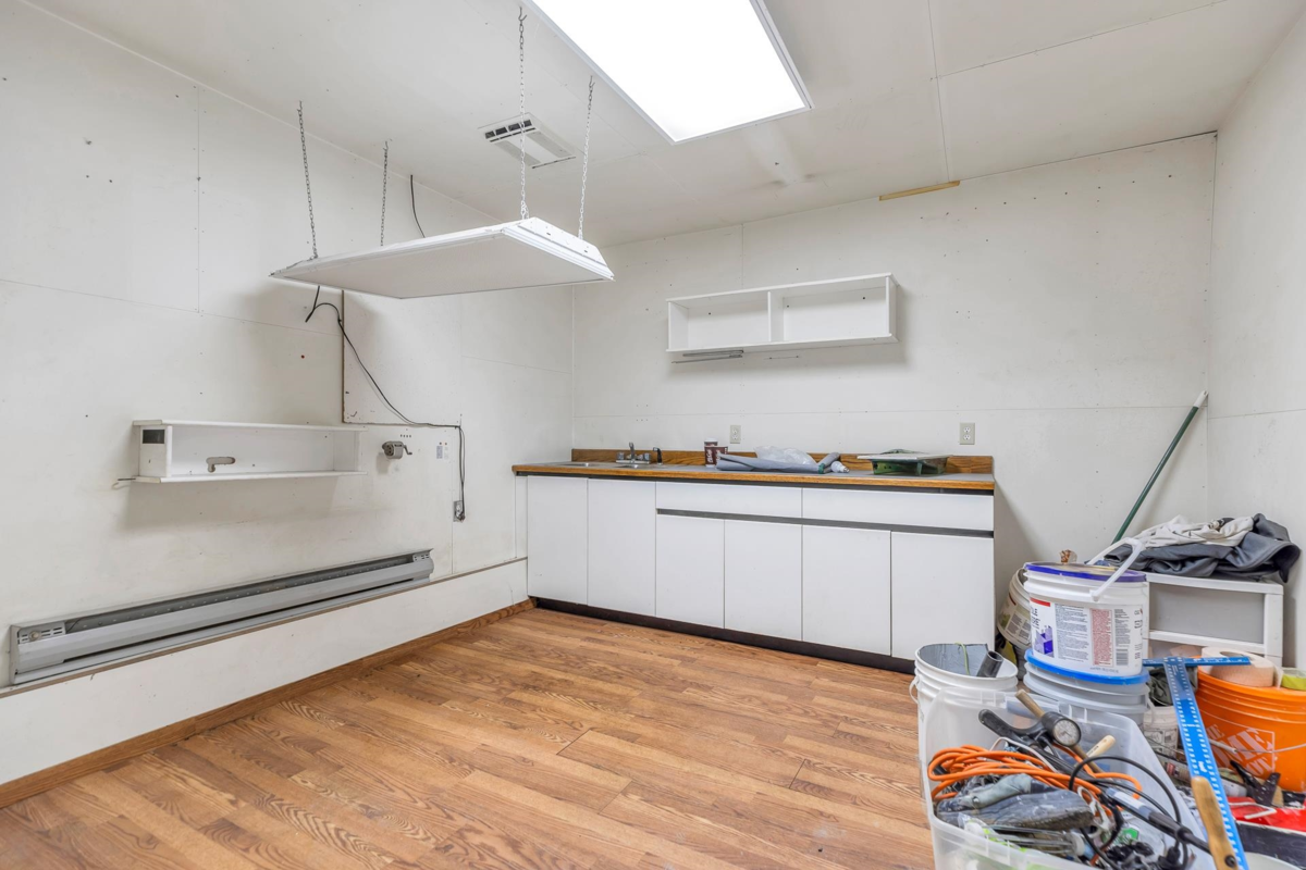 Swimming Pool Photo of 3775 Lincoln Avenue, Coquitlam, BC