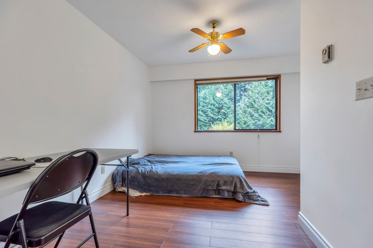 Walk-In Closet Photo of 3775 Lincoln Avenue, Coquitlam, BC