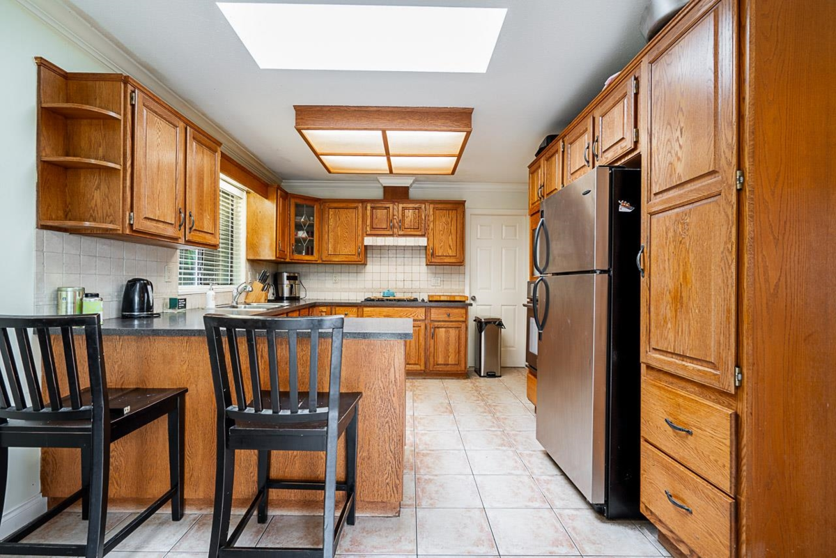 Bedroom 4 Photo of 15576 Buena Vista Avenue, White Rock, BC