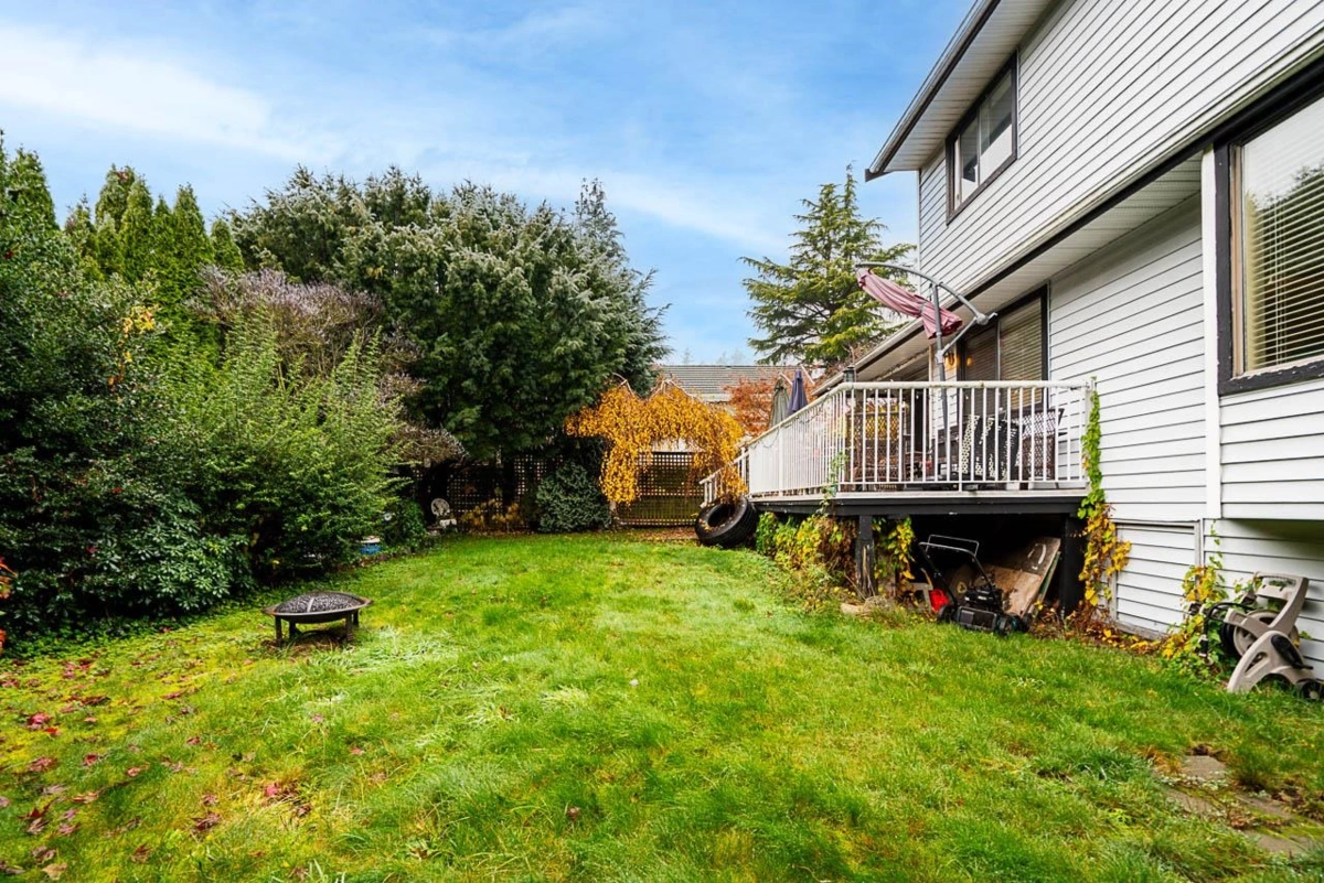 Outdoor Deck Photo of 15576 Buena Vista Avenue, White Rock, BC