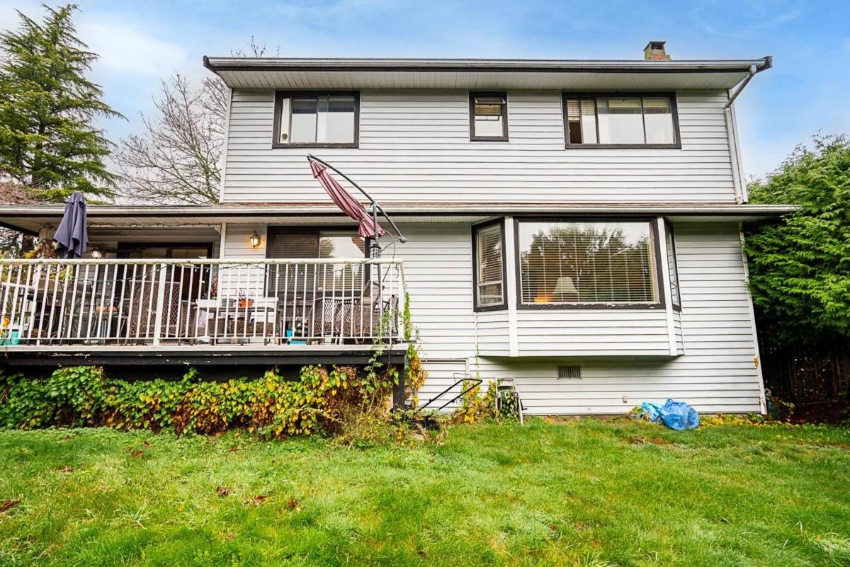 Outdoor Patio Photo of 15576 Buena Vista Avenue, White Rock, BC