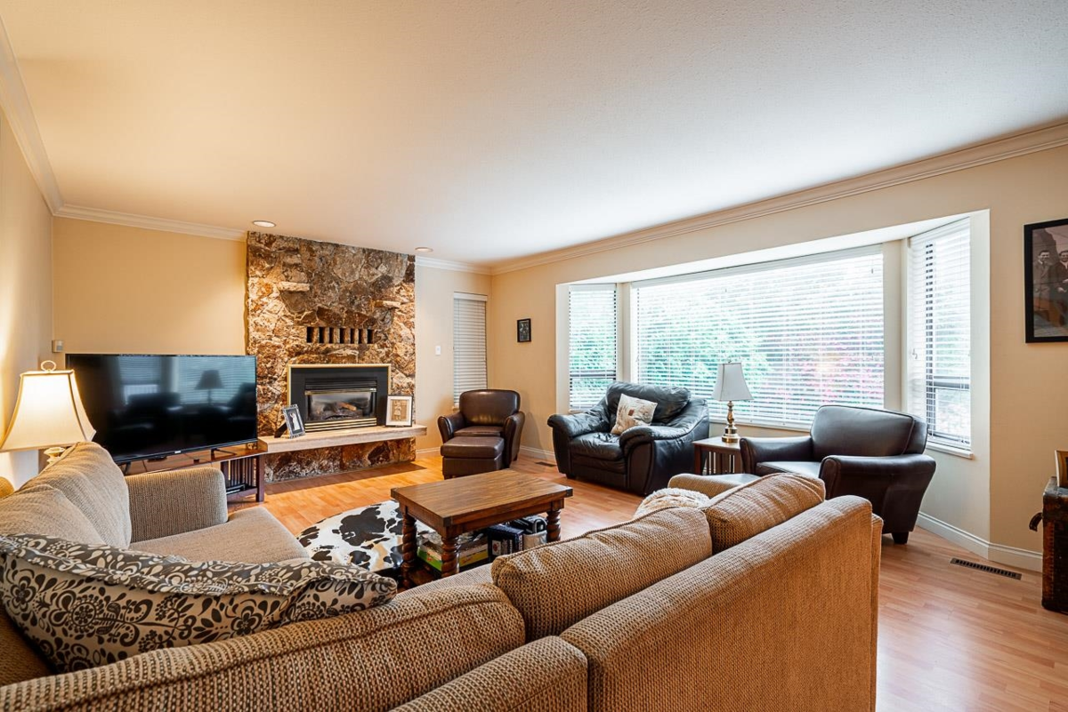 Pantry Photo of 15576 Buena Vista Avenue, White Rock, BC