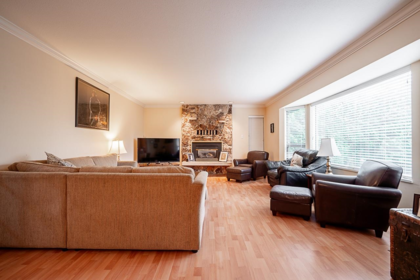 15576 Buena Vista Avenue, White Rock, BC, White Rock — Single Family Residence for sale