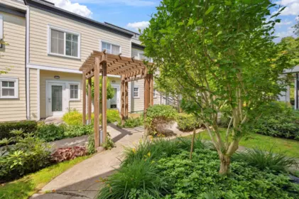 Backyard Photo of 94 15588 32 Avenue, Surrey, BC