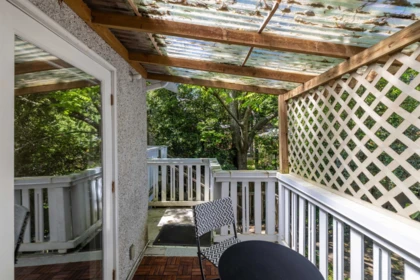 Entry Foyer Photo of 4343 11th Avenue, Vancouver, BC