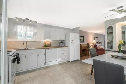 60 2270 196 Street, Langley, BC, Langley — 2 bed manufactured home for sale