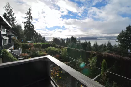 410 Crosscreek Road, Lions Bay, BC, Gibsons & Area — 2 bed townhouse for sale