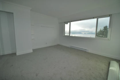 Hallway Photo of 410 Crosscreek Road, Lions Bay, BC