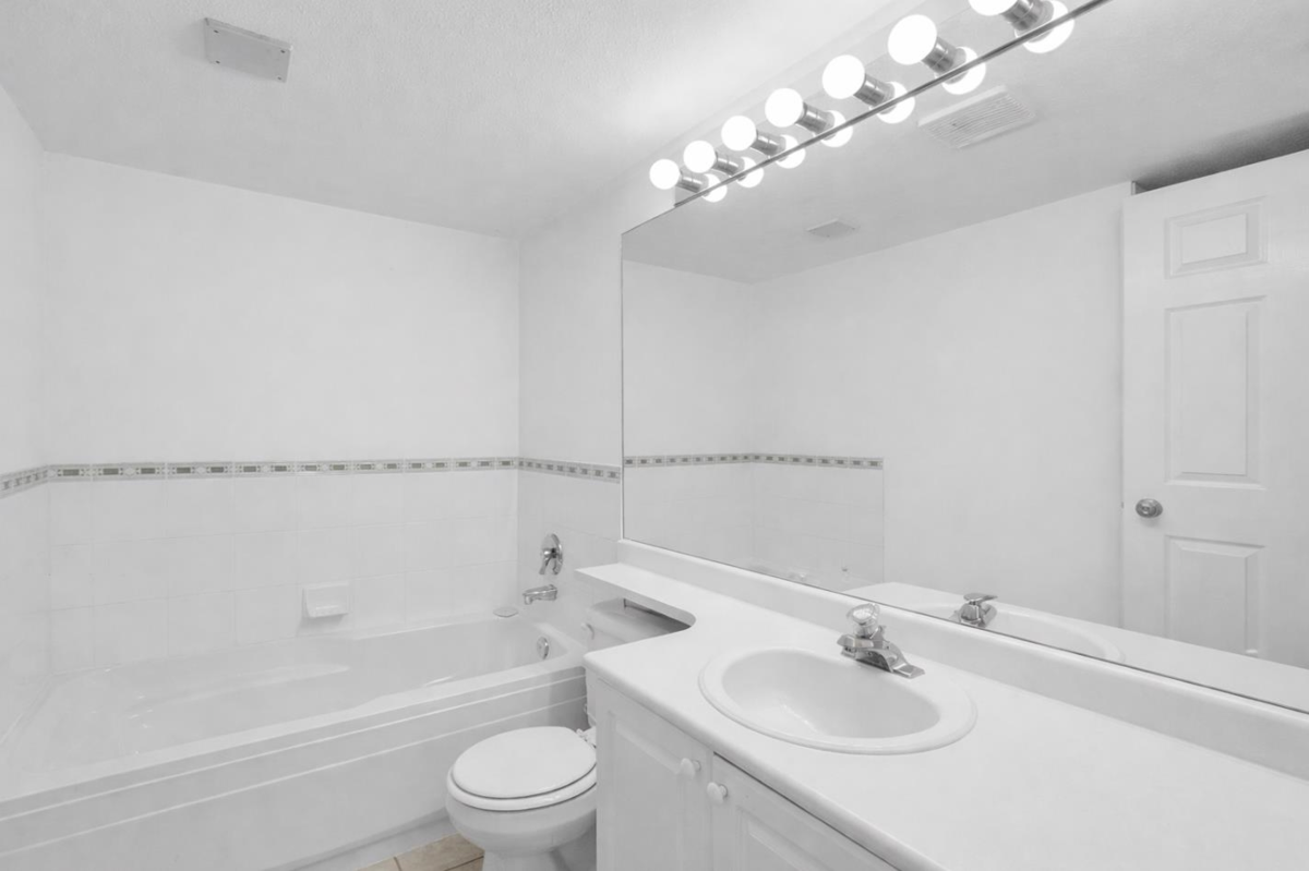 Kitchen Island Photo of 313 3085 Primrose Lane, Coquitlam, BC