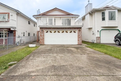Backyard Photo of 7459 Holly Street, Burnaby, BC