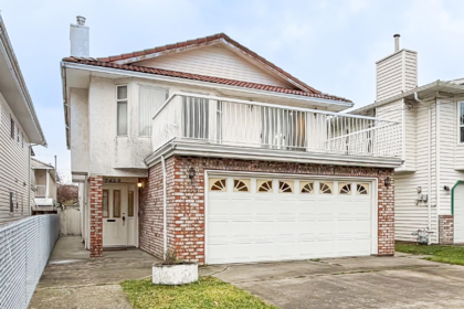 Family Room Photo of 7459 Holly Street, Burnaby, BC
