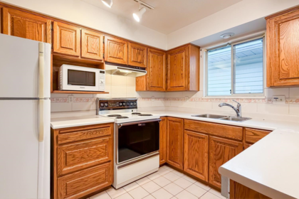 Kitchen Island Photo of 7459 Holly Street, Burnaby, BC