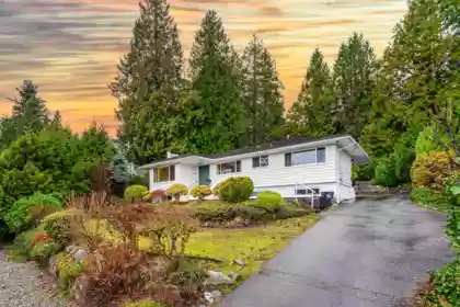 1895 Rosebery Avenue, West Vancouver, BC, Queens — 6 bed single family residence for sale