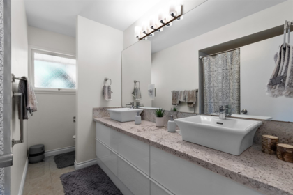 Office / Den Photo of 1895 Rosebery Avenue, West Vancouver, BC