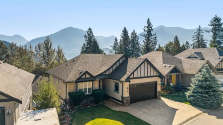 Neighborhood Park Photo Near 24 45957 Sherwood Drive, Chilliwack, BC