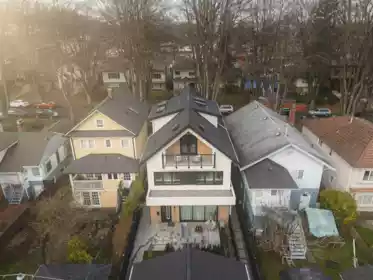 Swimming Pool Photo of 2 58 E 40th Avenue, Vancouver, BC